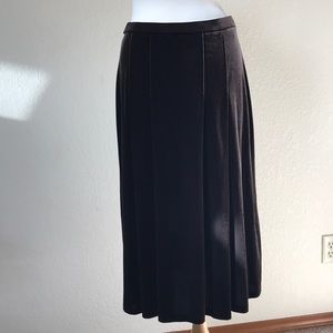 Velvet skirt